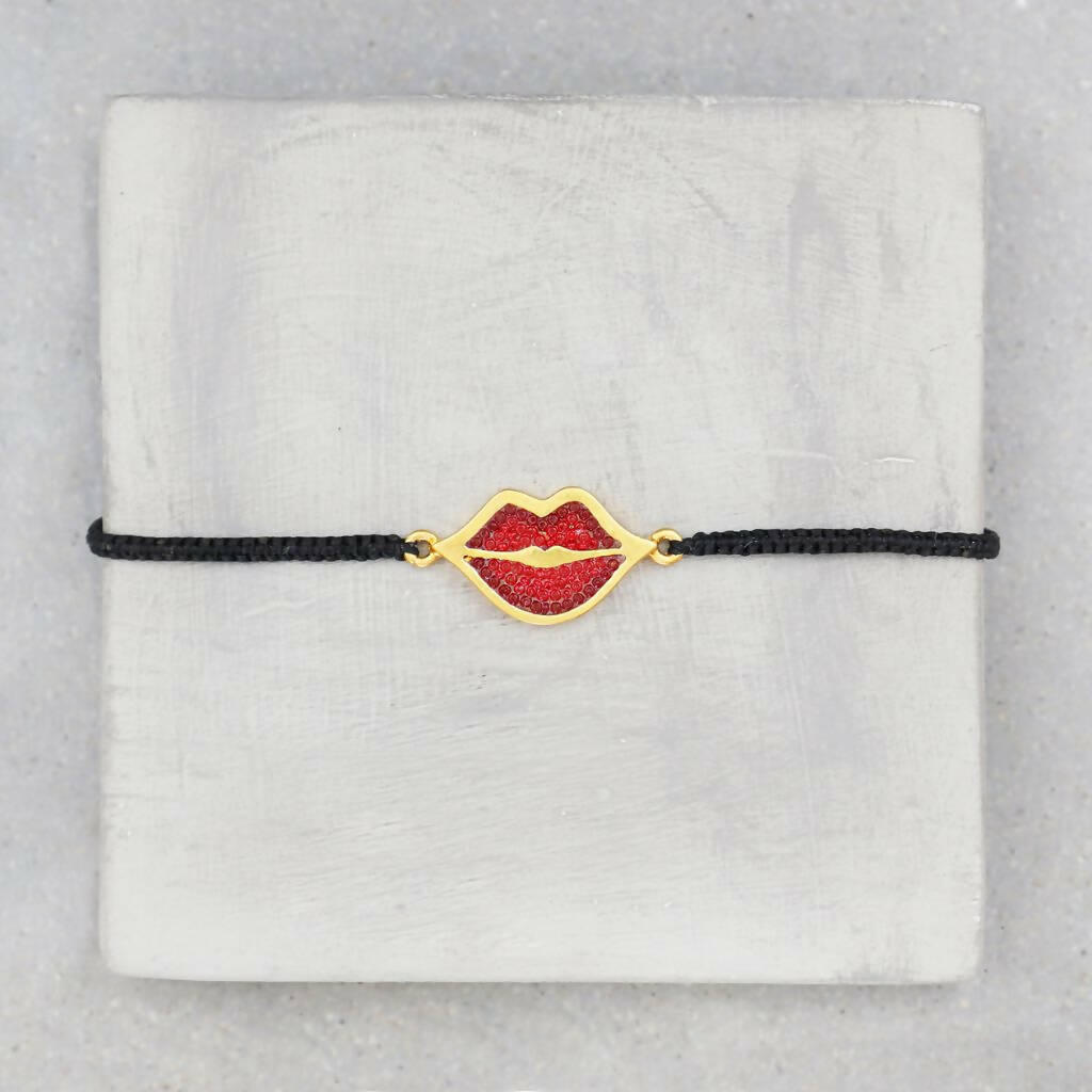 MINI LIPS MACRAME BRACELET, PLATED IN 24K GOLD